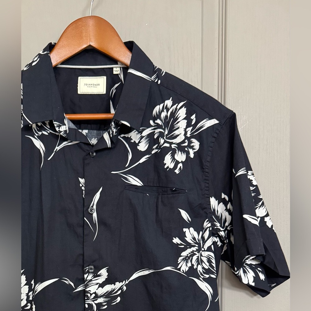💎💎💎💎💎💎💎 7 Diamonds Black w/ White Floral Print Button Up Mens Size L